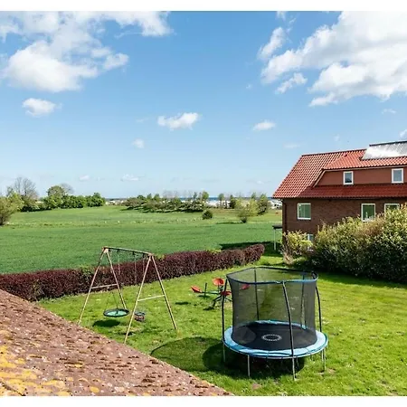 Semesterbostad With 2 Bedrooms *