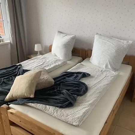 With 2 Bedrooms Semesterbostad *