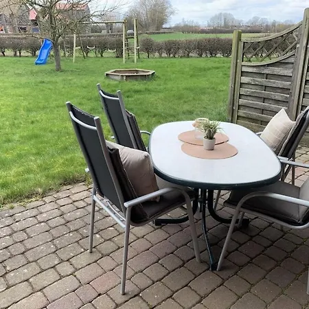 Semesterbostad With 2 Bedrooms *